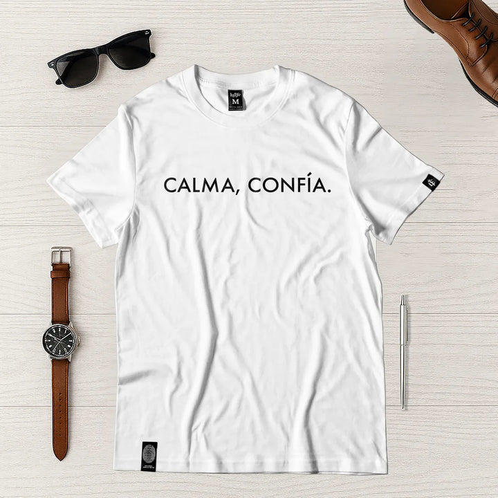 Camisetas Masculina calma, confia #color_blanca