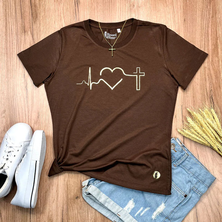 Camiseta Feminina Corazon con cruz dorada #color_marron