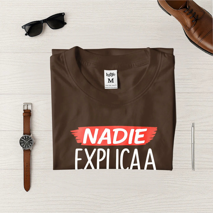 Camiseta Masculina Nadie explica a Dios #color_marron