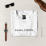 Camisetas Masculina calma, confia #color_blanca