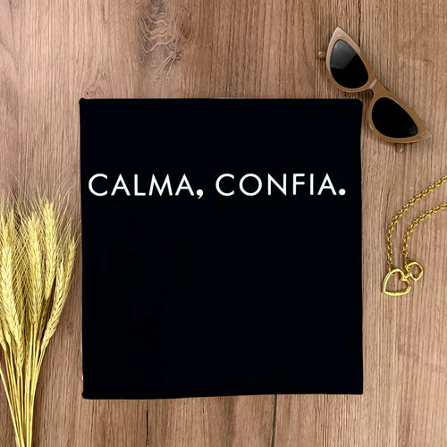 Camiseta Feminina Calma, Confia. Jesus #color_negra