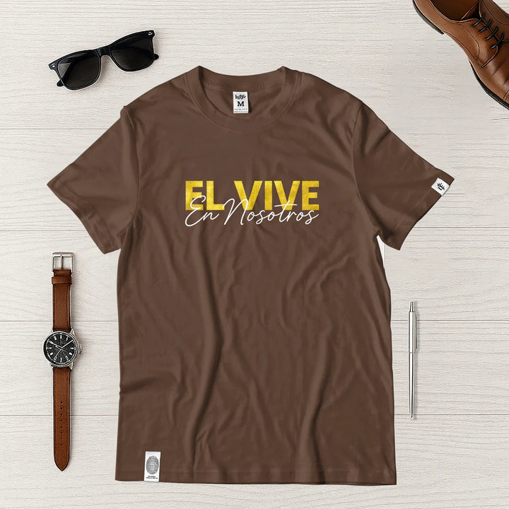 Camiseta Masculina El vivo en nosotros #color_marron